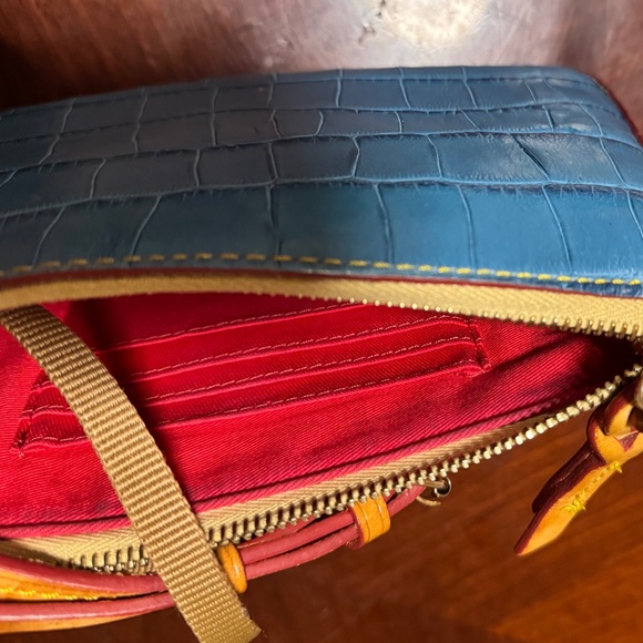 Dooney&Bourkey wallet crossbody & Coach Wristlet - Picture 4 of 6